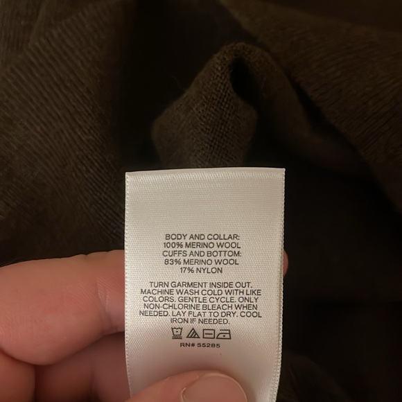 Turtleneck Merino Wool Sweater - Picture 8 of 8